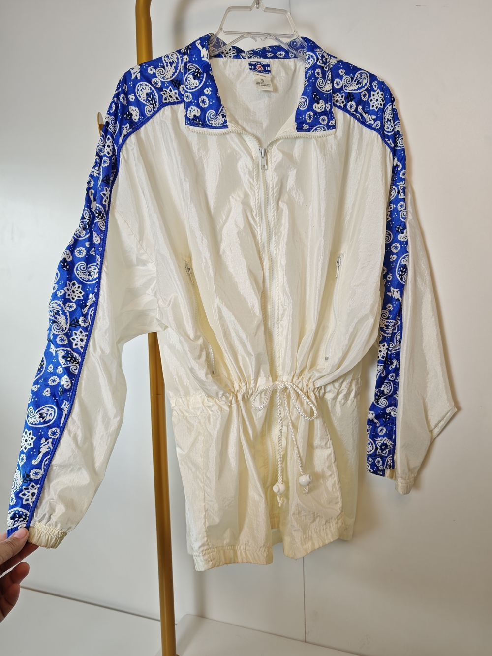 80s Retro Vintage Cream Tie Waist Windbreaker with Blue Paisley Trim Size Large